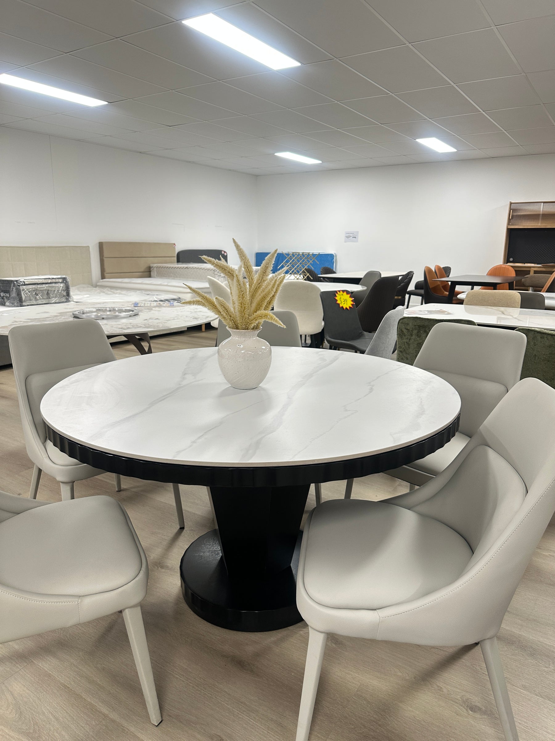 DT993 1.3m Wavy Edge Round Sintered Stone Dining Table